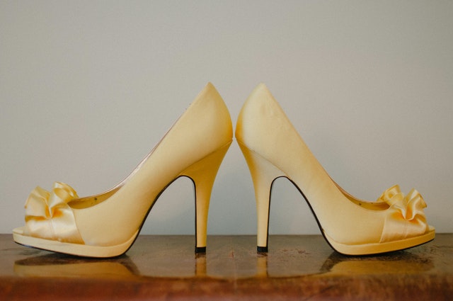 Elegantné žlté topánky